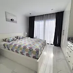 Sea View In Paradise Court *